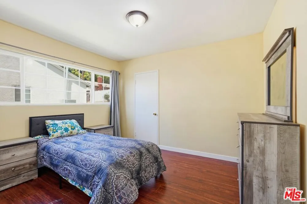 11612 Cimarron Avenue Hawthorne, CA 90250