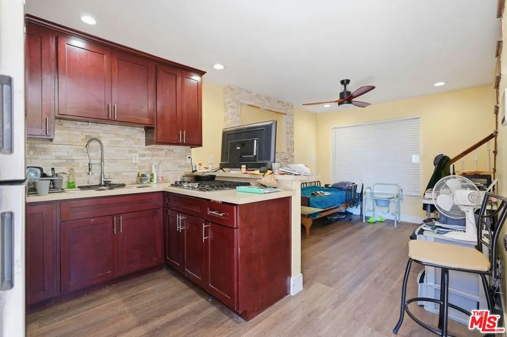 11612 Cimarron Avenue Hawthorne, CA 90250