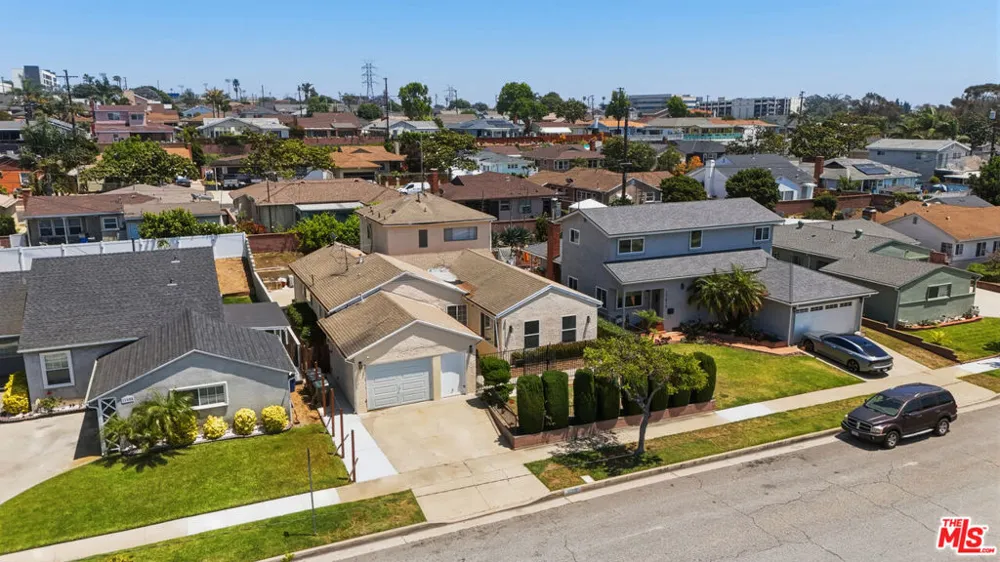 11612 Cimarron Avenue Hawthorne, CA 90250
