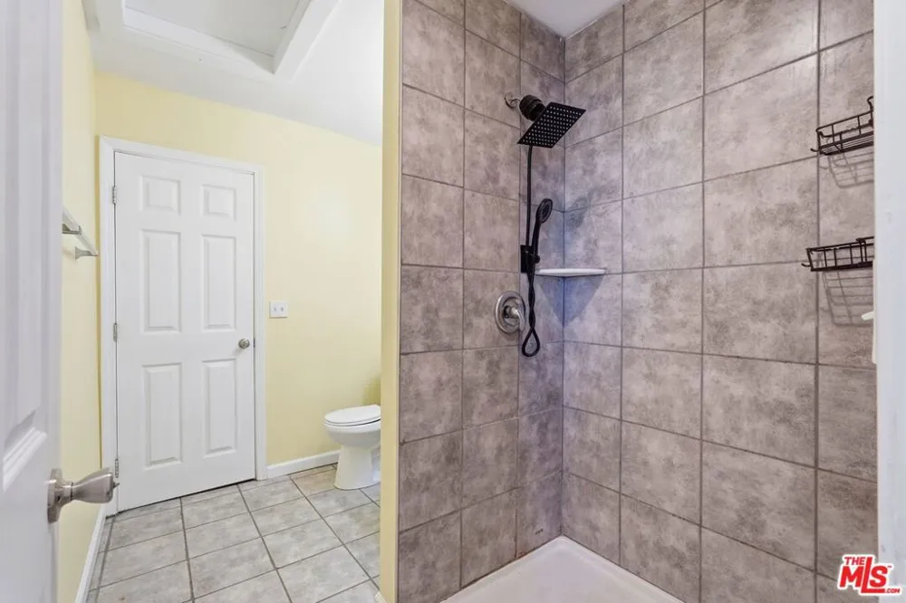 11612 Cimarron Avenue Hawthorne, CA 90250