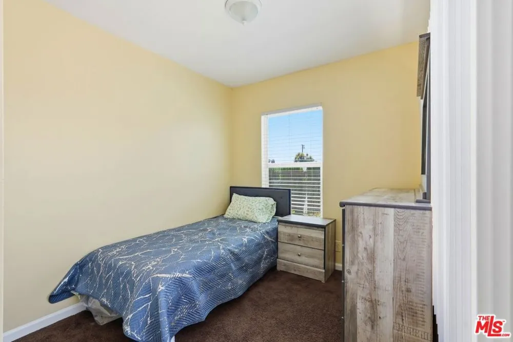 11612 Cimarron Avenue Hawthorne, CA 90250