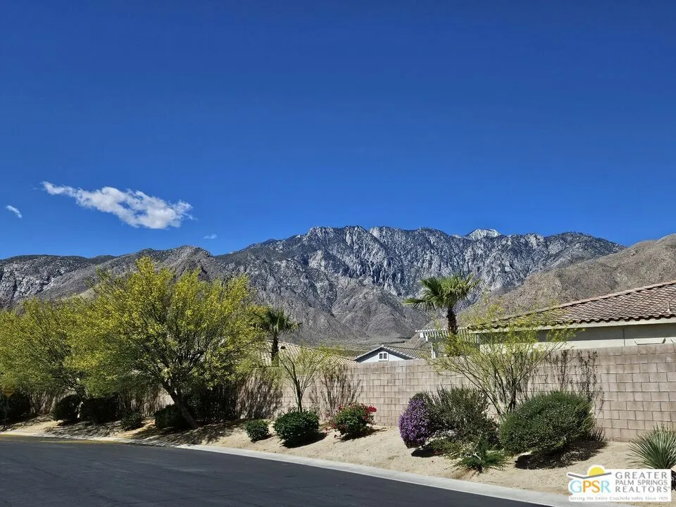 755 Summit Drive Palm Springs, CA 92262