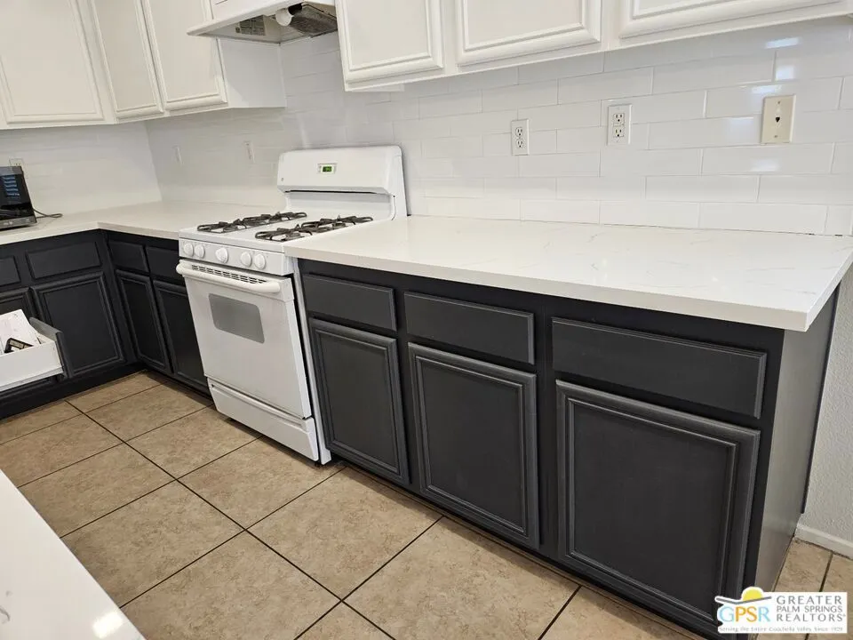 755 Summit Drive Palm Springs, CA 92262