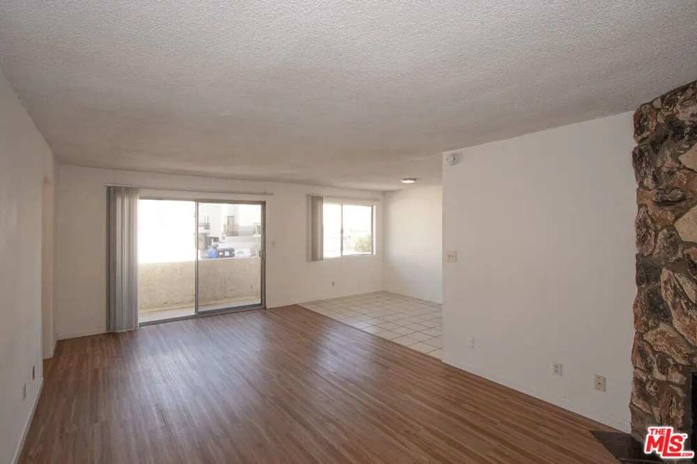 11515 Ohio Avenue #3 Los Angeles, CA 90025
