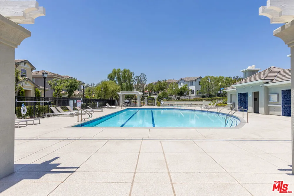 19919 Oakville Court Porter Ranch, CA 91326