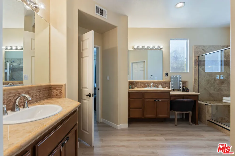 19919 Oakville Court Porter Ranch, CA 91326