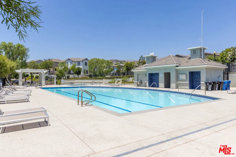 19919 Oakville Court Porter Ranch, CA 91326