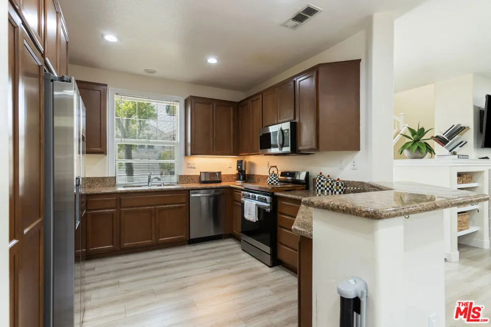 19919 Oakville Court Porter Ranch, CA 91326