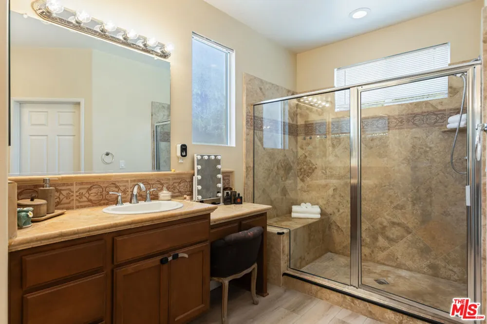 19919 Oakville Court Porter Ranch, CA 91326