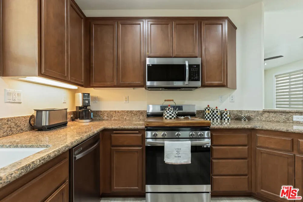 19919 Oakville Court Porter Ranch, CA 91326