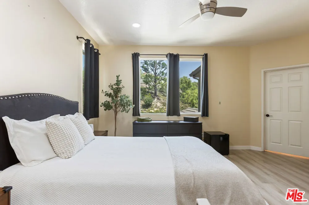 19919 Oakville Court Porter Ranch, CA 91326