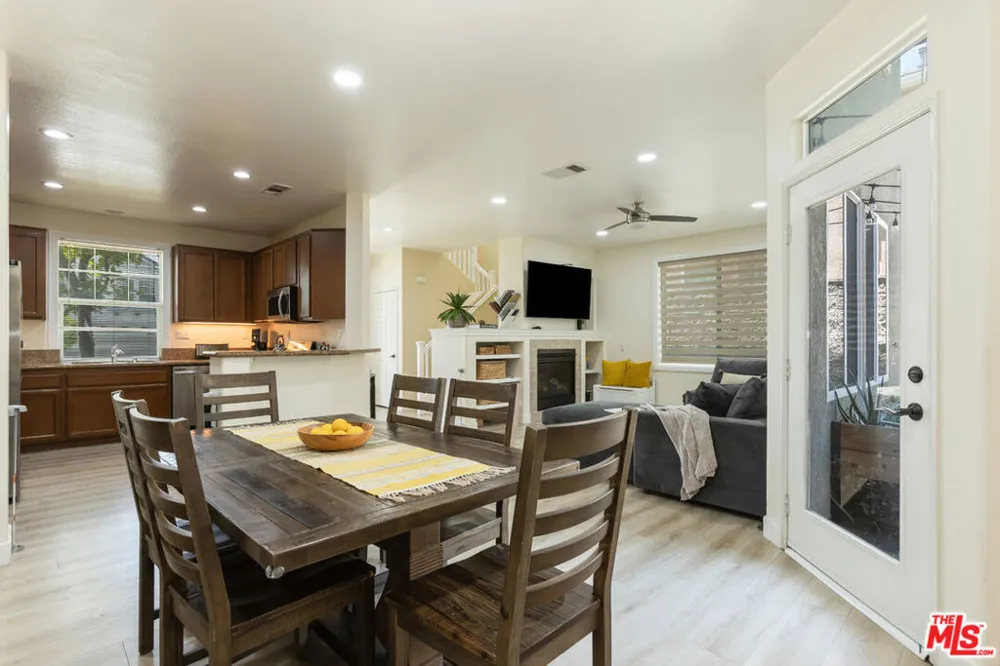 19919 Oakville Court Porter Ranch, CA 91326