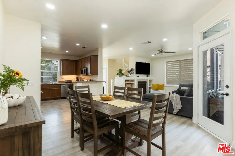 19919 Oakville Court Porter Ranch, CA 91326