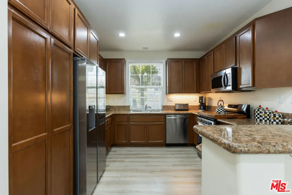 19919 Oakville Court Porter Ranch, CA 91326