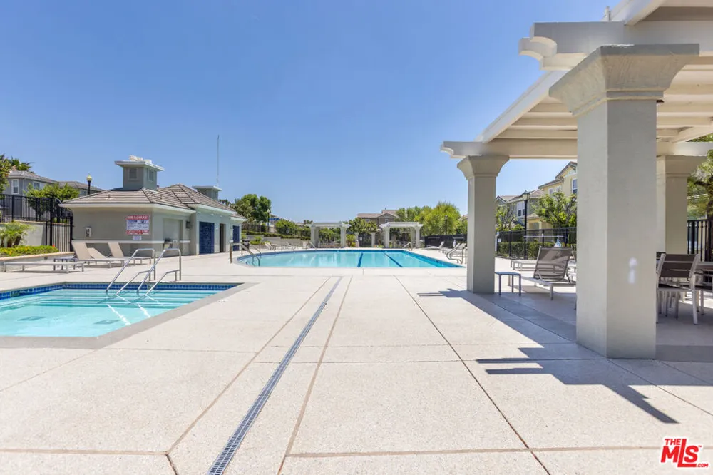 19919 Oakville Court Porter Ranch, CA 91326