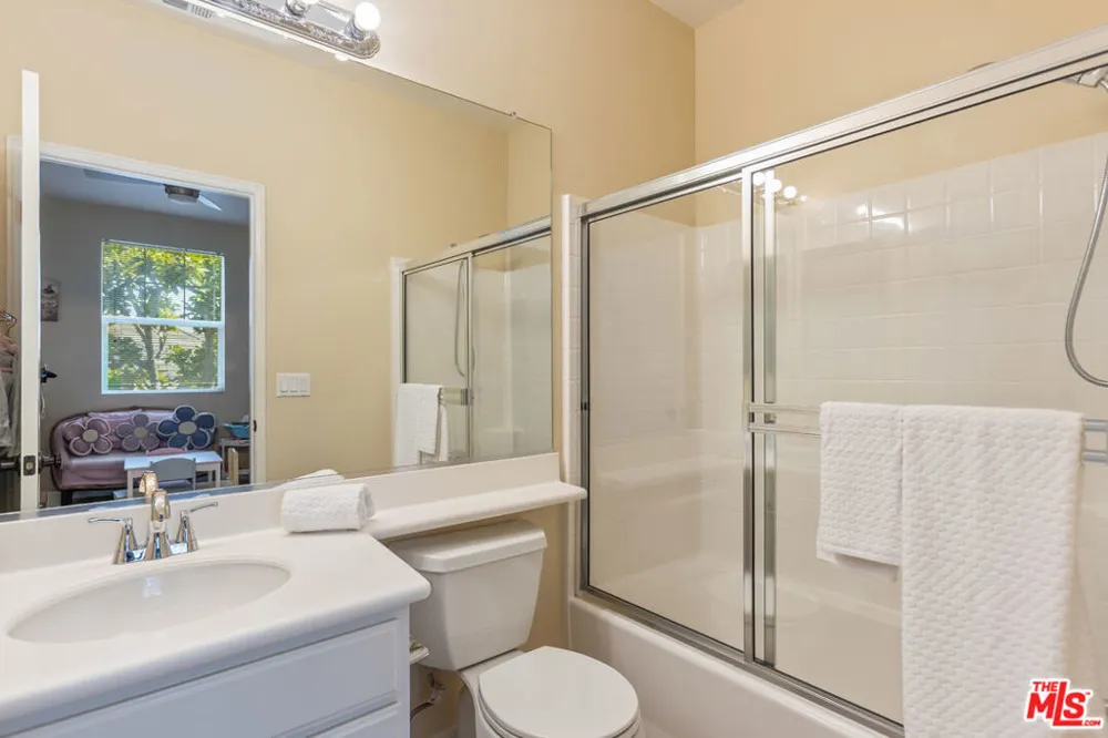 19919 Oakville Court Porter Ranch, CA 91326