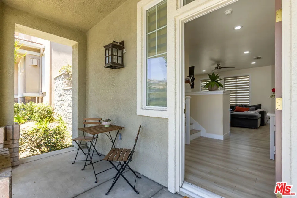 19919 Oakville Court Porter Ranch, CA 91326