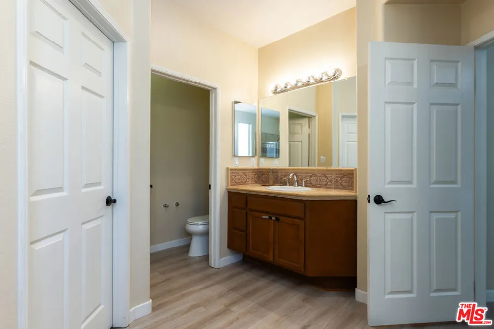 19919 Oakville Court Porter Ranch, CA 91326