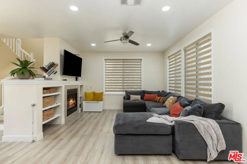 19919 Oakville Court Porter Ranch, CA 91326