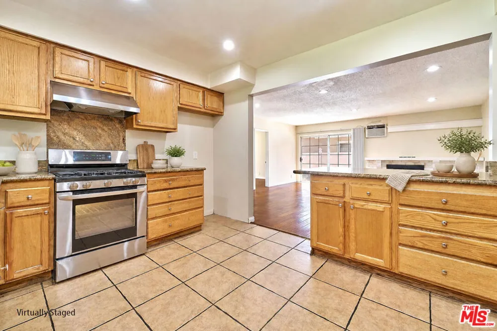 1436 W Valencia Drive Fullerton, CA 92833