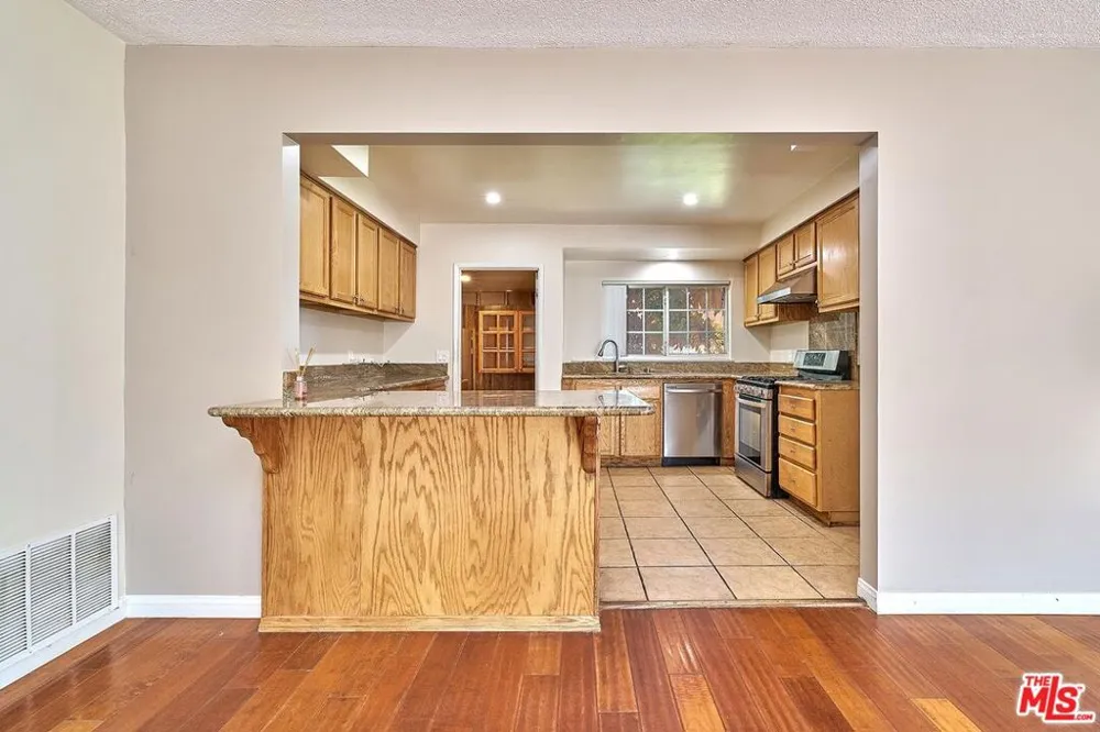 1436 W Valencia Drive Fullerton, CA 92833