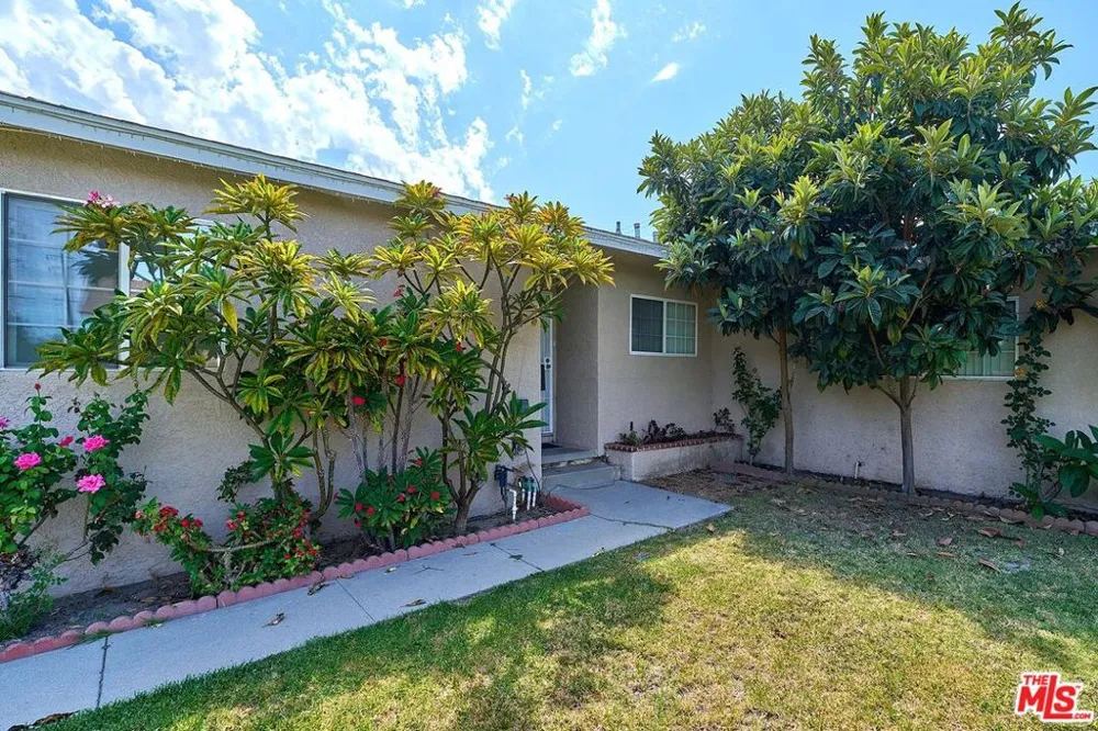 1436 W Valencia Drive Fullerton, CA 92833