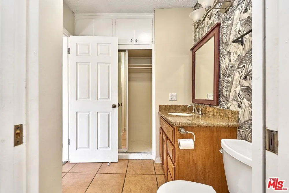 1436 W Valencia Drive Fullerton, CA 92833