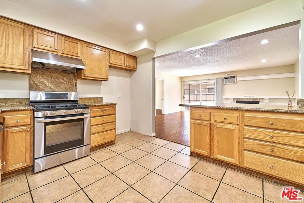 1436 W Valencia Drive Fullerton, CA 92833