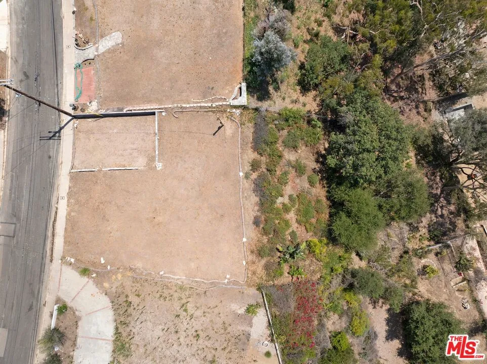1067 Las Pulgas Road Los Angeles, CA 90272