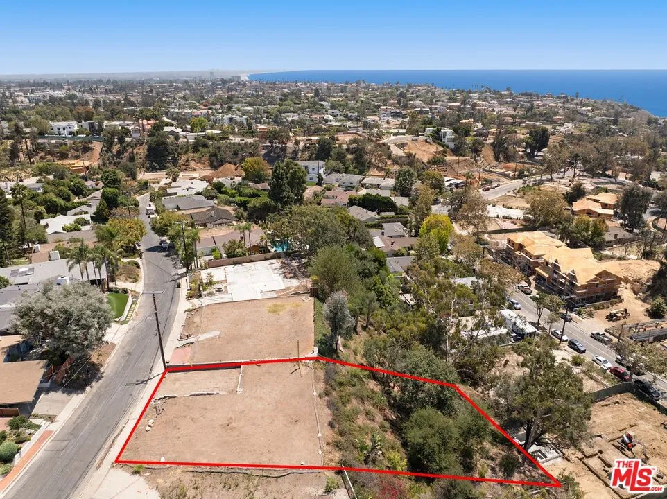 1067 Las Pulgas Road Los Angeles, CA 90272