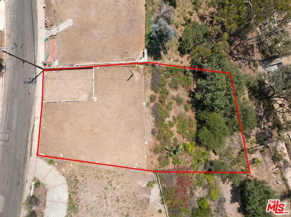 1067 Las Pulgas Road Los Angeles, CA 90272