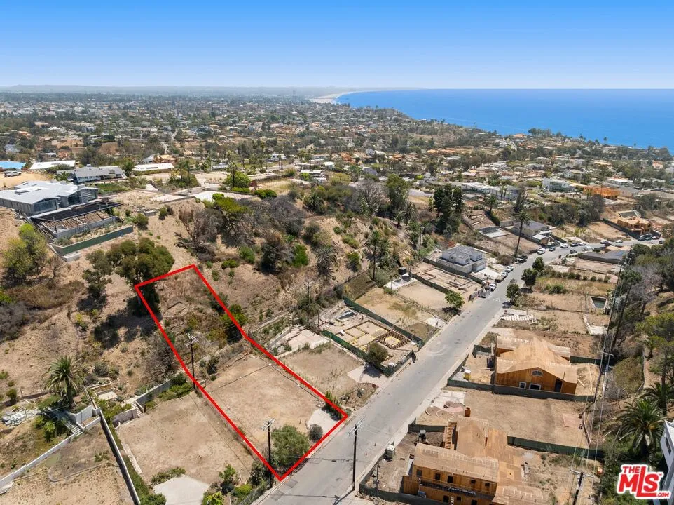 826 Jacon Way Los Angeles, CA 90272