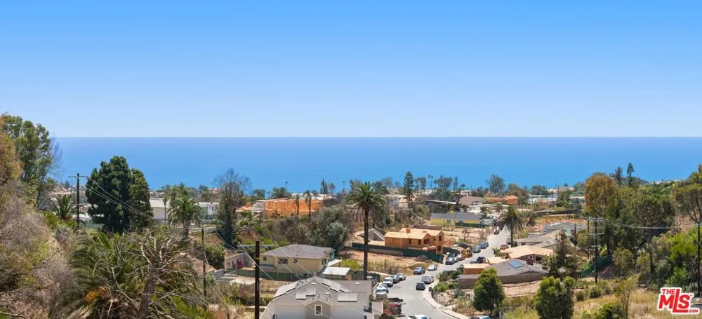 826 Jacon Way Los Angeles, CA 90272
