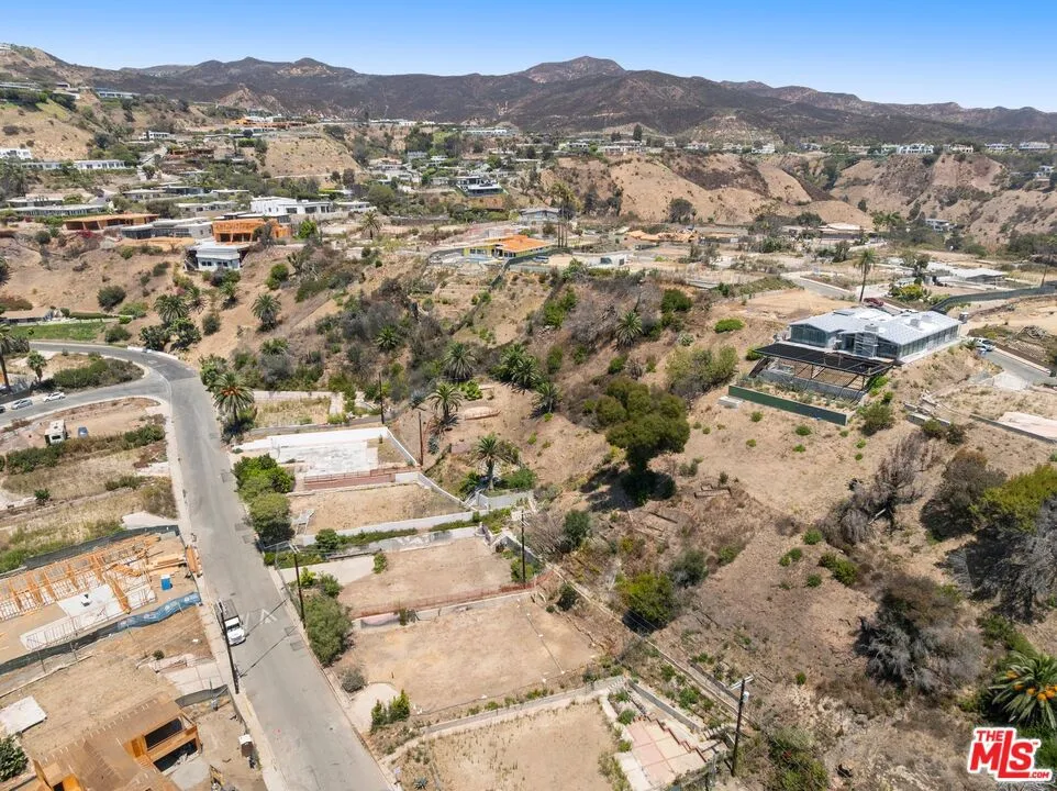 826 Jacon Way Los Angeles, CA 90272