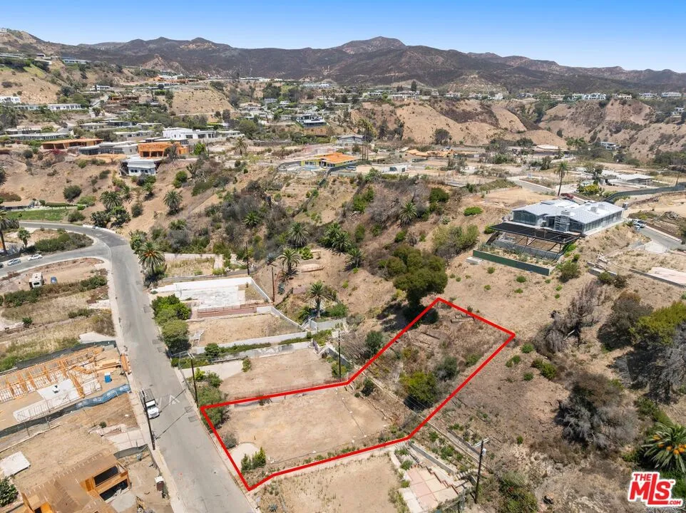 826 Jacon Way Los Angeles, CA 90272