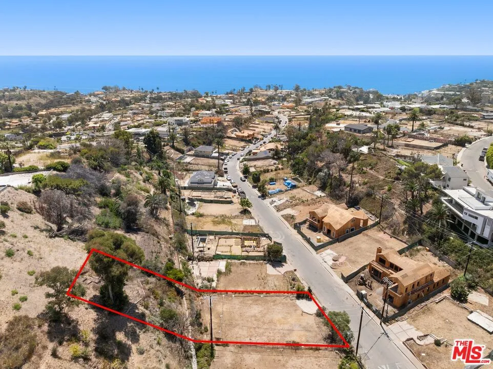826 Jacon Way Los Angeles, CA 90272
