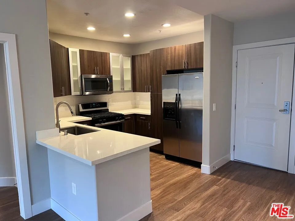 1040 Glendon Avenue #5109 Los Angeles, CA 90024