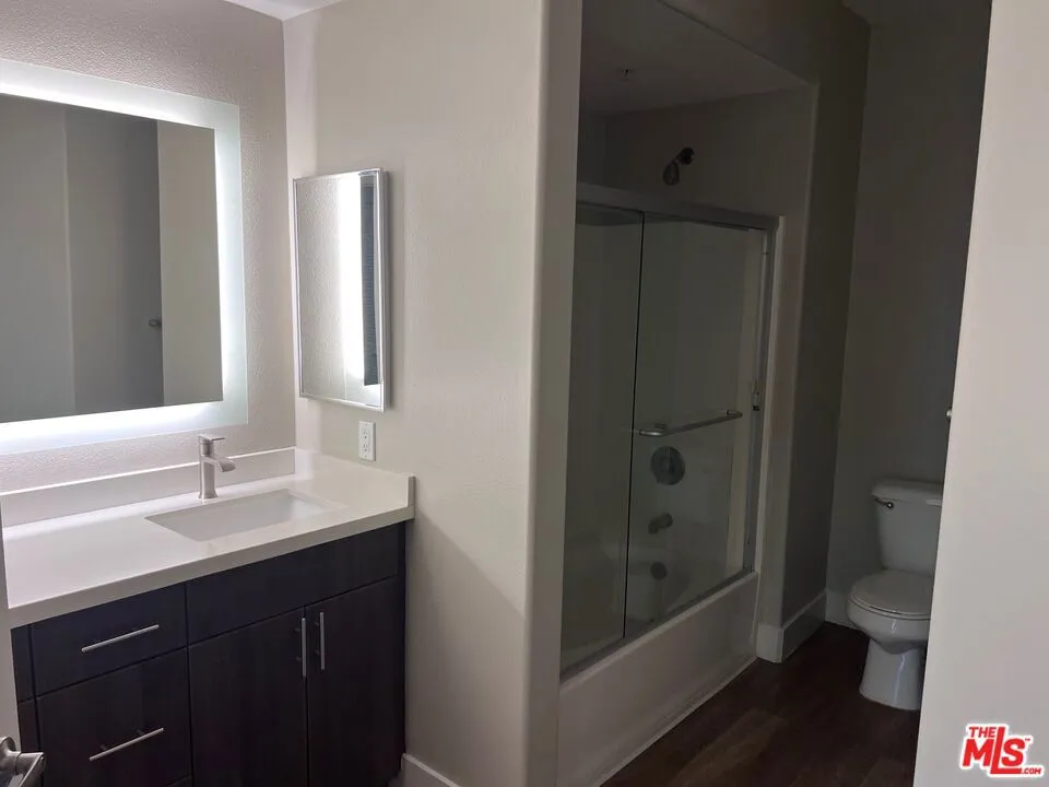1040 Glendon Avenue #5109 Los Angeles, CA 90024