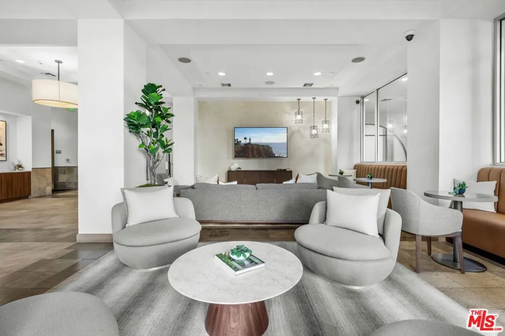 1040 Glendon Avenue #4106 Los Angeles, CA 90024