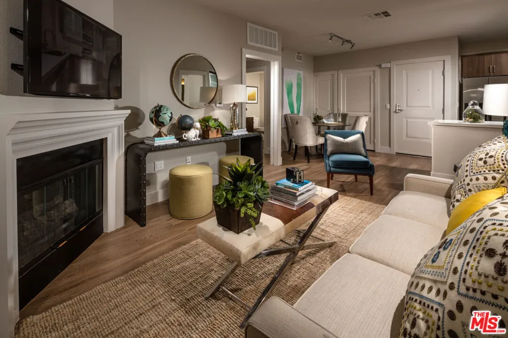1040 Glendon Avenue #4106 Los Angeles, CA 90024