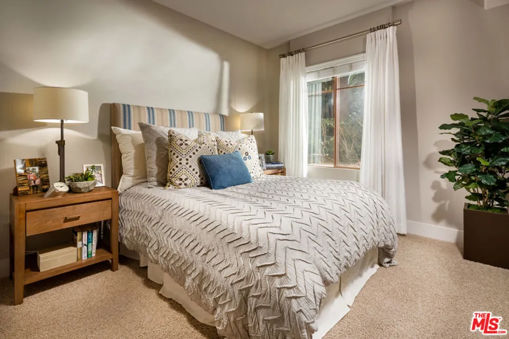 1040 Glendon Avenue #4106 Los Angeles, CA 90024