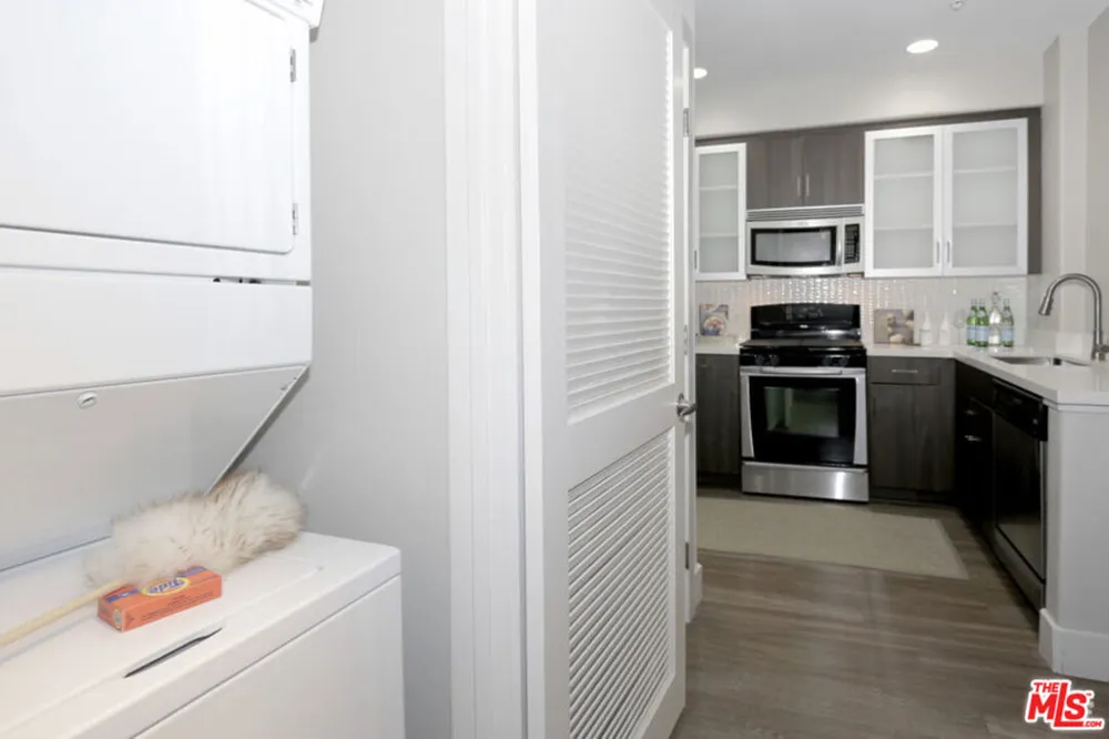 1040 Glendon Avenue #4106 Los Angeles, CA 90024