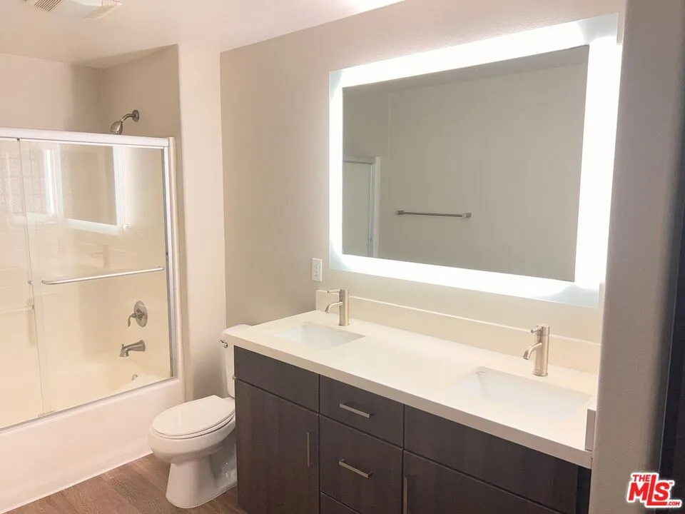 1040 Glendon Avenue #4106 Los Angeles, CA 90024