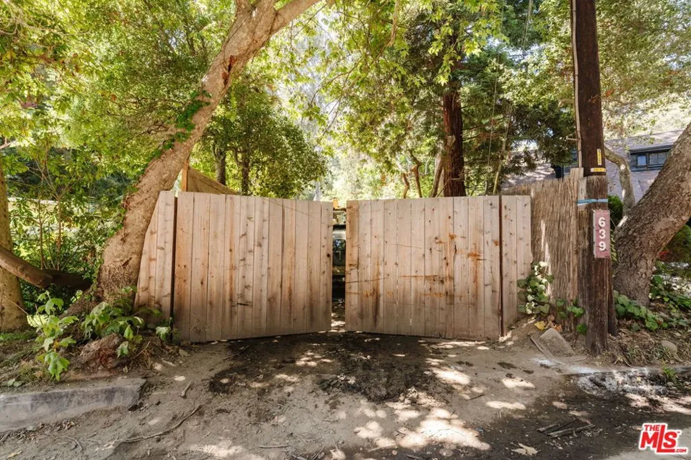 639 Hightree Road Santa Monica, CA 90402