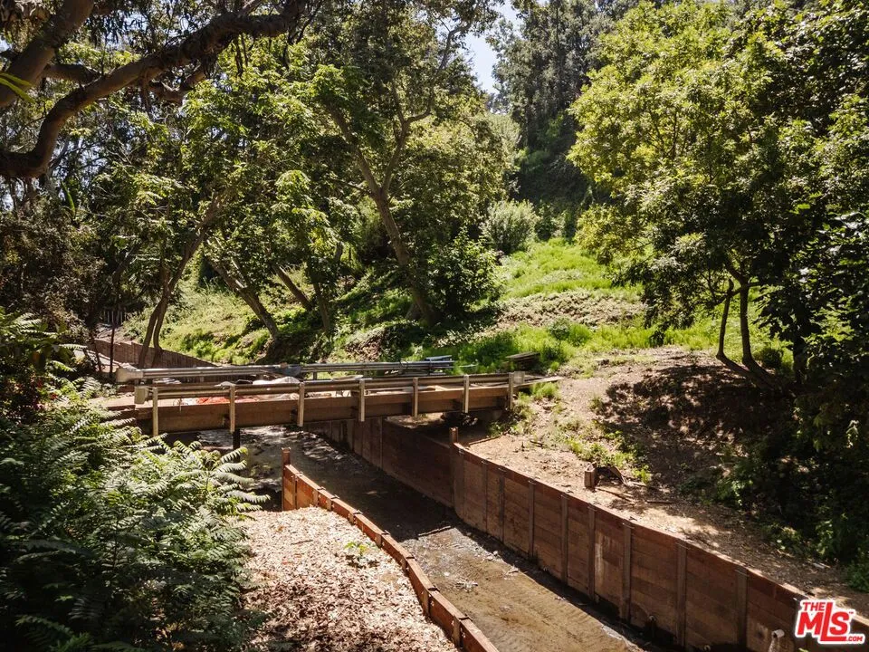 641 Hightree Road Santa Monica, CA 90402
