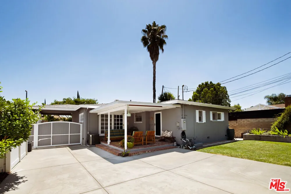 6237 Belmar Avenue Tarzana, CA 91335