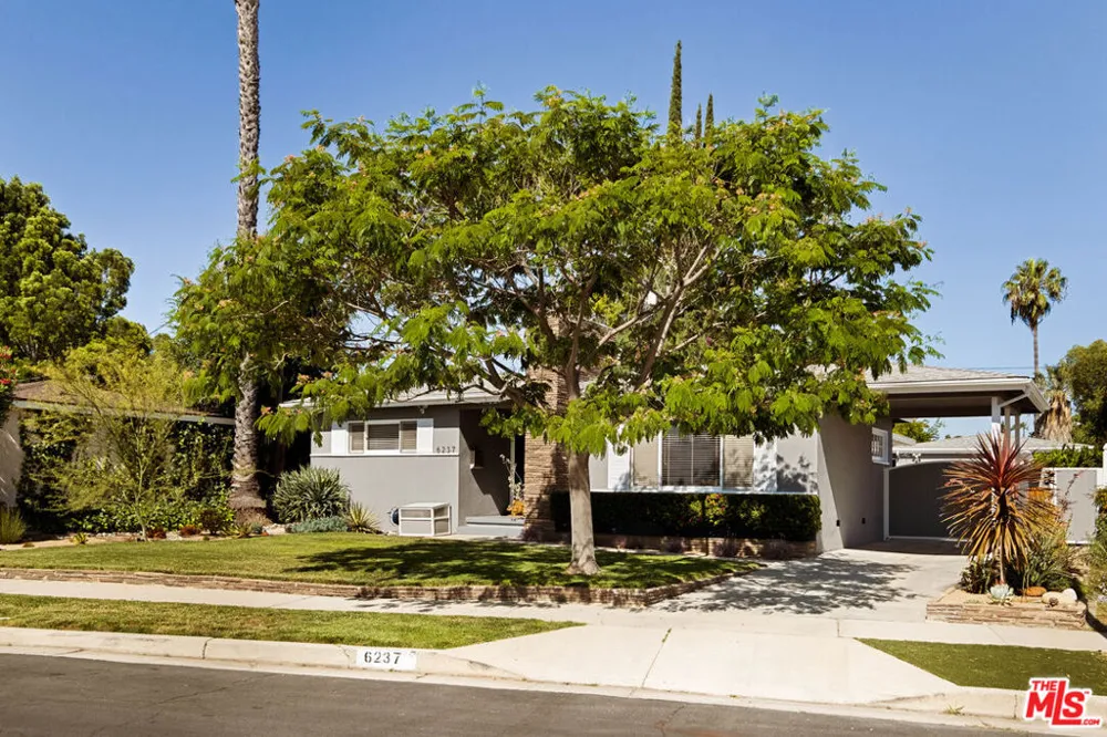 6237 Belmar Avenue Tarzana, CA 91335