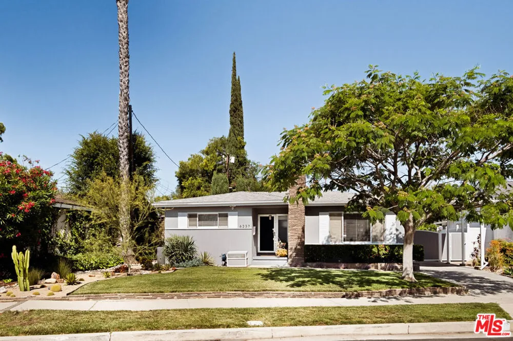 6237 Belmar Avenue Tarzana, CA 91335