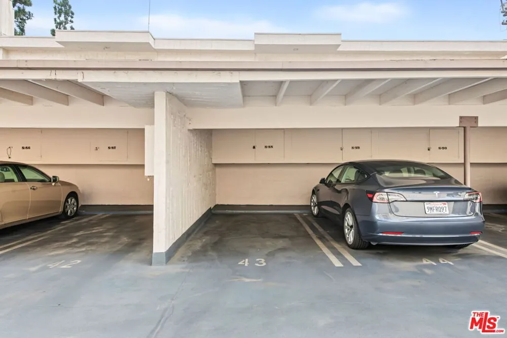1831 Prosser Avenue #208 Los Angeles, CA 90025