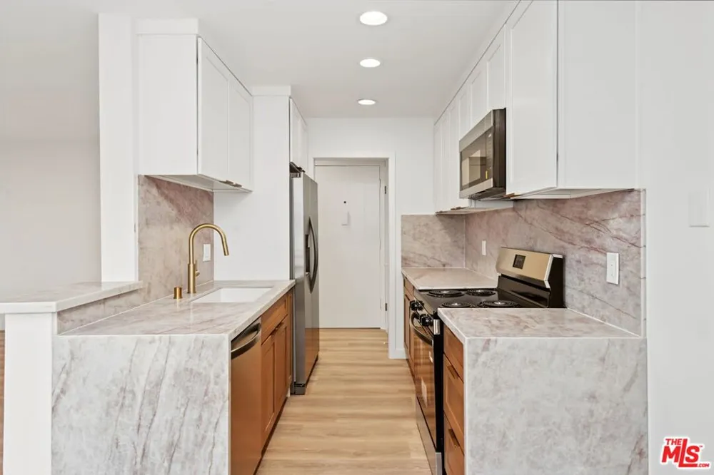 1831 Prosser Avenue #208 Los Angeles, CA 90025